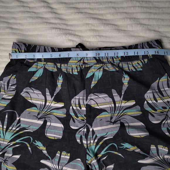 Speedo Medium Tropical Plumeria Swim Shorts Vibrant, Quick-Dry Comfort Beach - Picture 7 of 10